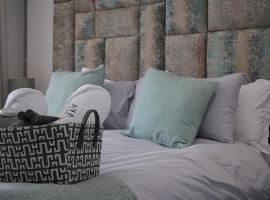 Aya Luxury Apartment 84, hotel cerca de Centro Comercial Gateway, Durban