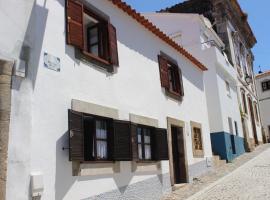 Casa Cimo Vila, holiday home in Provesende