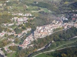 LE RIVE - Soggiorno/Vacanza a TUFO (Avellino), hotel para famílias em Torrioni