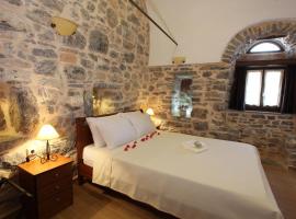 STOES Traditional Suites: Mesta, Agios Stefanos yakınında bir otel