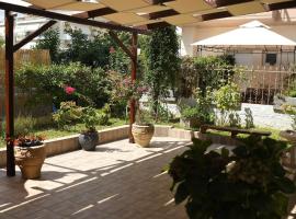 Villa Fallias, hotel v destinaci Olympiakí Aktí