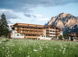 Hotel Mareo Dolomites, hotel near Lake Braies, San Vigilio Di Marebbe
