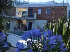 "CASABANA" - relax tutto l'anno - giardino - piscina Top, resorts de esquí en Malcesine