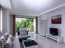 Jomtien Beach Penthouses, отель в городе Джомтьен-Бич, рядом находится Пляж Джомтьен