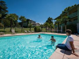 Logis Hôtels- Hôtel et Restaurant Domaine de Fompeyre, hotel v destinaci Bazas