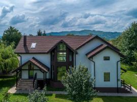 Vila Luna – hotel w mieście Comarnic