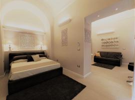 Royal Rooms Luxury Suite, hotel in Naples