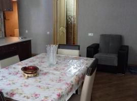 Hotel family hotel, hotel u gradu Chiatʼura