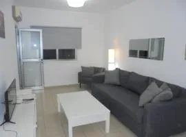 Delphi Court - large 1 bed -sleeps 4, Near sea/beach - free wifi