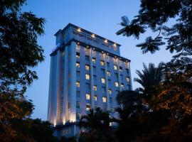 BATIQA Hotel Darmo - Surabaya, מלון ליד Surabaya Zoo, סוראבאיה