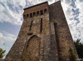 Torre Caetani- Night in a medieval tower、トーディのB&B