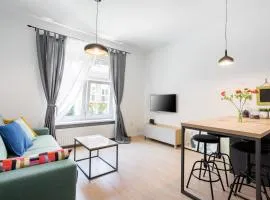 Go2Zagreb Chick Apartment Private Parking Available