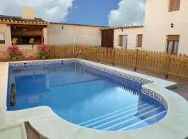 Casa Rural la Quinteria de Sancho piscina para tres apartamentos