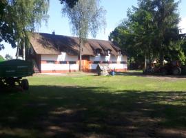 Stadnina Lekwica, hotel com estacionamento em Lękwica