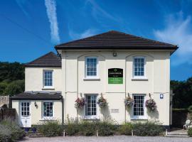 Edale House B&B، مكان مبيت وإفطار في Parkend