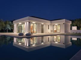 Drallos Luxury Villa，阿利卡納斯的附設泳池的飯店