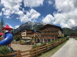 Kinderhotel Lärchenhof, hotel en Obsteig