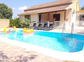 Vacation home Duilo, hotel em Donji Zemunik