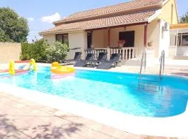 Vacation home Duilo、にあるザダル空港 - ZADの周辺ホテル