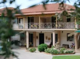 Anna Apartments