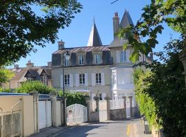 DDay Aviators Le Manoir, hotel in Arromanches-les-Bains