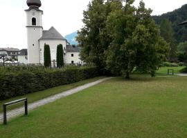 Appartment "Am Hasenanger", hotel in Strobl