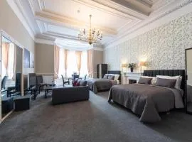 Grosvenor Suites