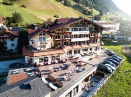 Premium Activehotel Bergkönig, hótel í Neustift im Stubaital
