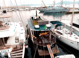 Boat & Breakfast Alicudi, hotel en Alguer