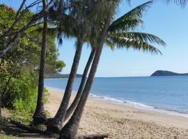 Cairns Northern Beaches Holiday Retreat, smještaj uz plažu u gradu 'Clifton Beach'