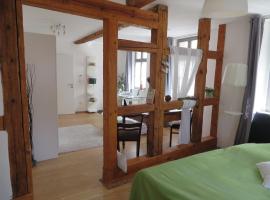 Privatzimmer Othmarsweg, hotel v destinaci Naumburg