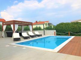 Holiday home Marina โรงแรมในSevid