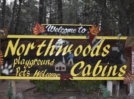 Northwoods Resort Cabins: Pinetop-Lakeside şehrinde bir orman evi