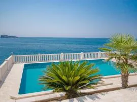 Luxury Villa Alena