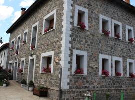 Casa Rural El Pinar, country house in Acebedo