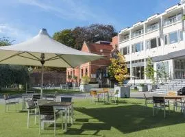 The Lincoln Hotel