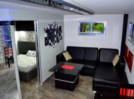 Micky Santoro -Apartments, hotel u gradu Bantajan