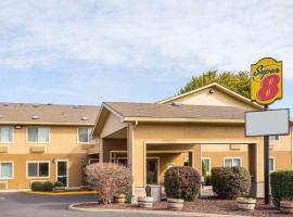 Super 8 by Wyndham LaGrande, hotel v destinaci La Grande
