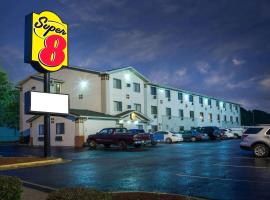Super 8 by Wyndham Hot Springs, hotel a Hot Springs