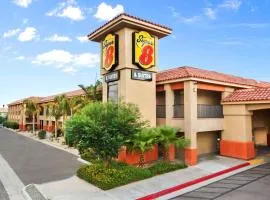 Super 8 by Wyndham Indio