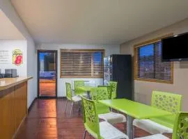 Rodeway Inn Delmont