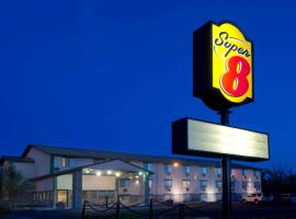Super 8 by Wyndham Cortez/Mesa Verde Area, hotel con parking en Cortez