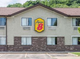 Super 8 by Wyndham Delmont, hotel berdekatan Arnold Palmer Regional Airport - LBE, Delmont