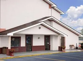 Hillside Inn & Suite