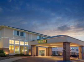 Super 8 by Wyndham Menomonie WI, hotel v destinaci Menomonie