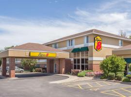 Super 8 by Wyndham Madison South, motel in Madison