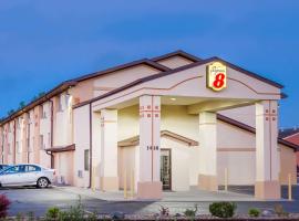 Super 8 by Wyndham Ames, hotel en Ames