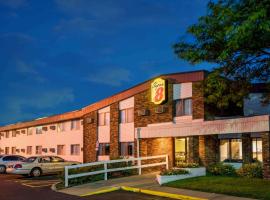 Super 8 by Wyndham Brooklyn Center/MPLS – hotel w mieście Brooklyn Center