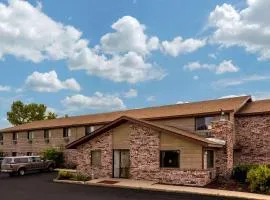 Super 8 by Wyndham Hartford WI