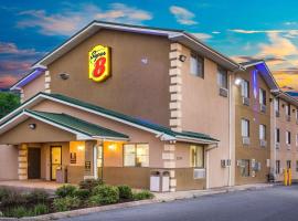 Super 8 by Wyndham Harrisonburg, motel v mestu Harrisonburg